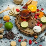 Alimenti e tisane efficaci per ridurre i liquidi in eccesso e aumentare l’energia ogni giorno